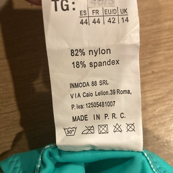 Rosa Secret Bikini Top Size XL - Picture 5 of 6